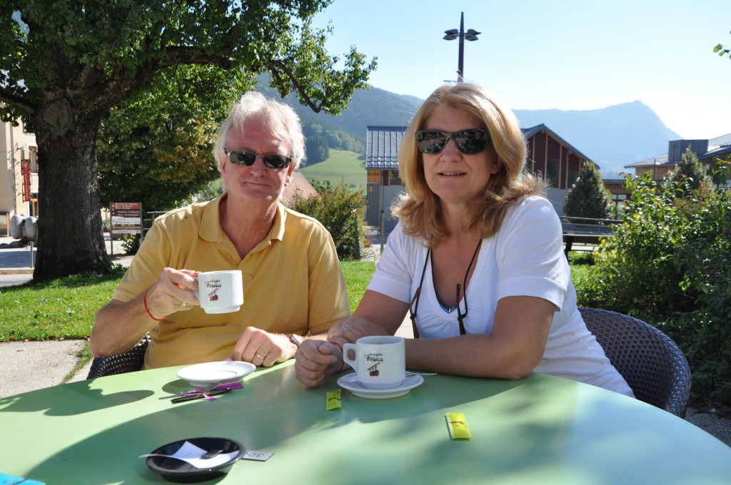 After a hike we enjoyed a round of much deserved café crème allongé!